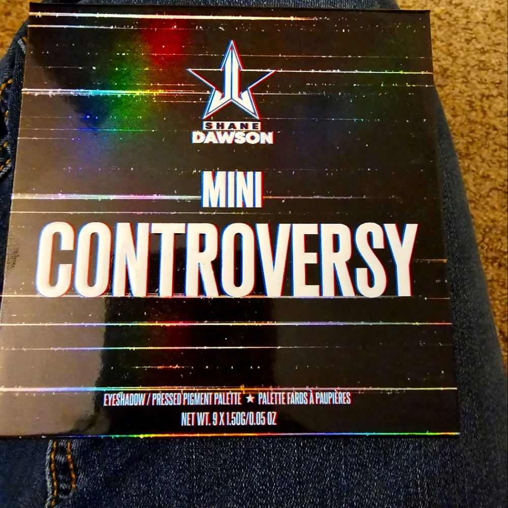Mini controversy Shane Dawson Eyeshadow pallet